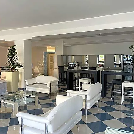 Hotel Athena