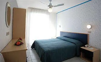 Athena ホテル 3*