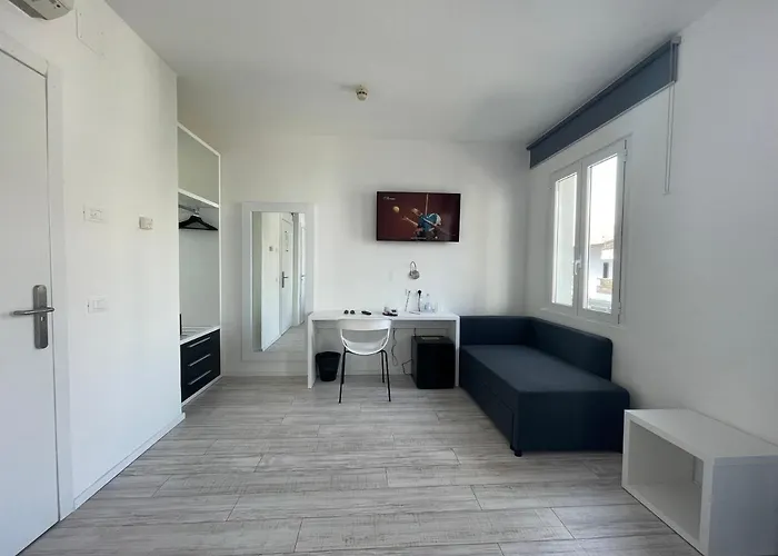 Athena Отель 3*