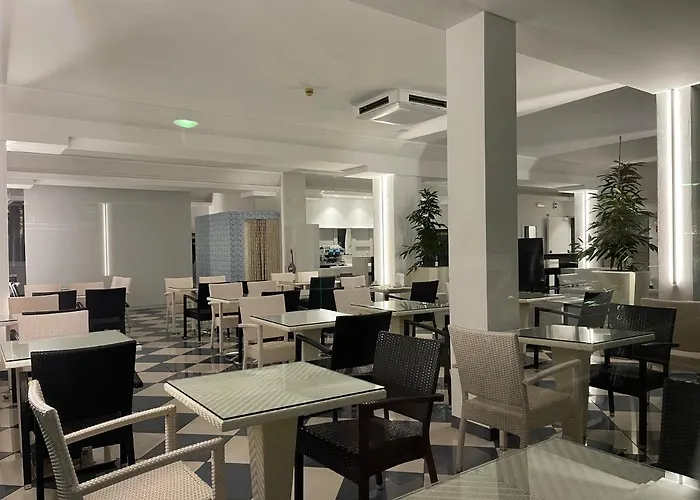 Athena Отель 3*