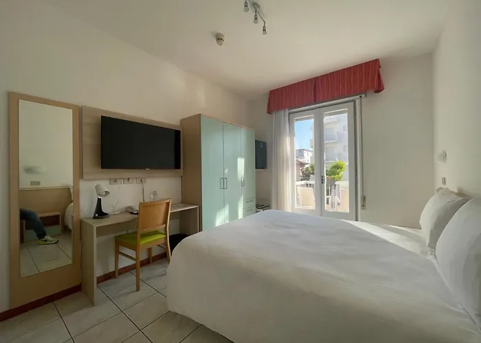 Athena Отель 3*